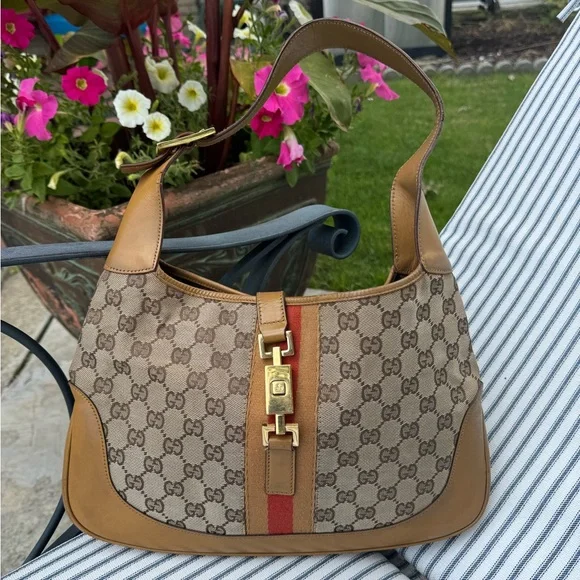 Gucci Beige and Brown Hobo Bag with Red Stripe - Picture 11 of 12
